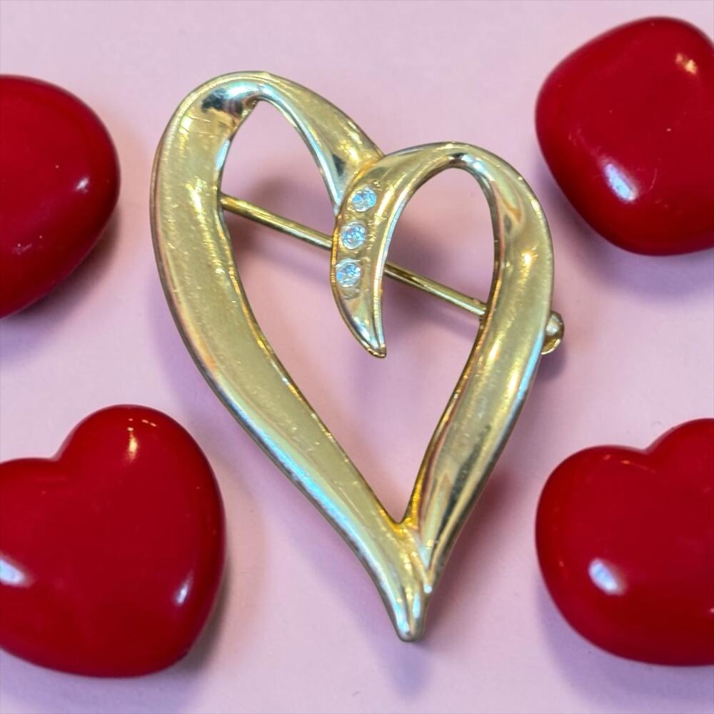 Vintage Gold Heart Brooch Rhinestone Swoop Romantic Sweetheart Pin